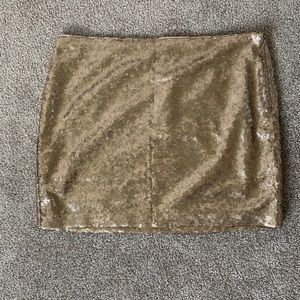 Womens gold sequin skirt size 6